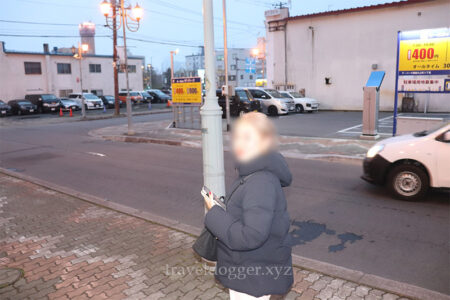 ホテル目の前の道路。