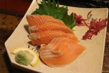 サーモンの刺身
