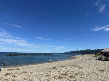 瀬波温泉海水浴で海キャンプ